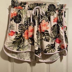 Island print shorts
